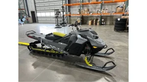 2025 Ski Doo SUMMIT X 165 850 with SHOT Snowmobile for Sale (3)