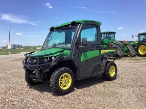 2023 John Deere Gator XUV 835R 4WD Utility Cart40 (3)