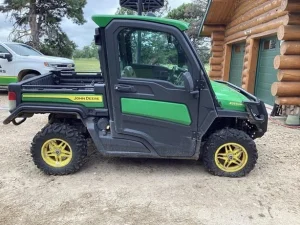2024 John Deere Gator XUV 835R Signature Edition 4WD Utility Cart (6)