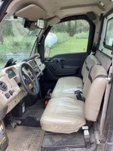 2024 John Deere Gator XUV 835R Signature Edition 4WD Utility Cart (9)