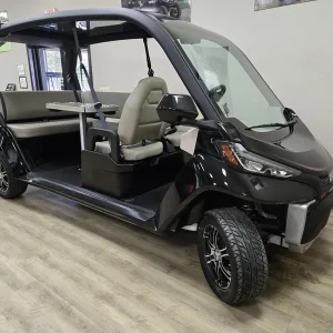 2025 CLUB CAR Cru 6 Passenger LSV (1)