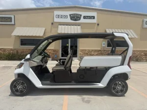 2025 CLUB CAR Cru 6 Passenger LSV White for Sale (2)