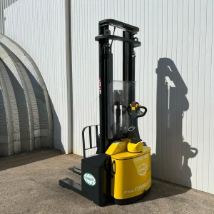 Combilift WR Electric Pantograph Carriage Stacker For Sale (8)